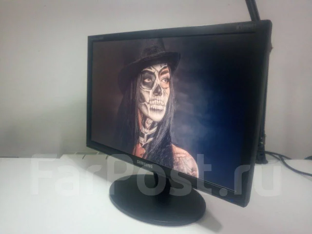 Samsung. 19", ���������� �� (LCD, LED, QLED) ����