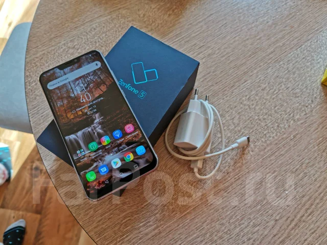 Asus ZenFone 5 ZE620KL. �/�, ���������, 3G, 4G LTE, Dual-SIM, ����������, NFC ����