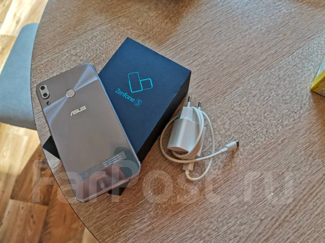 Asus ZenFone 5 ZE620KL. �/�, ���������, 3G, 4G LTE, Dual-SIM, ����������, NFC ����
