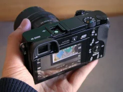 Sony Alpha ILCE-6000. 20 � ����� ��, ���: 3� ����