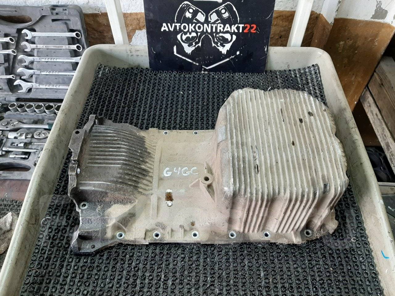Поддон хендай элантра xd. Поддон масляный двигателя g6cu opirus. Прокладка поддона двигателя 4g92. Поддон g4gc. Масляный поддон элантра xd 1.