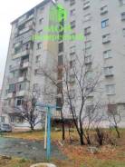Гостинка, малосемейка, улица Магнитогорская 9 во Владивостоке Гостинка, малосемейка, улица Магнитогорская 9. Вторая речка, агентство, 24,0 кв. м. Дом снаружи