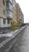 3-комнатная, улица Рабочая 1-я 29/1 в Артеме 3-комнатная, улица Рабочая 1-я 29/1. угловое-поворот, агентство, 54,0 кв. м. Дом снаружи