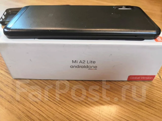Xiaomi Mi A2 Lite. �/�, ������, 4G LTE, Dual-SIM, NFC ����