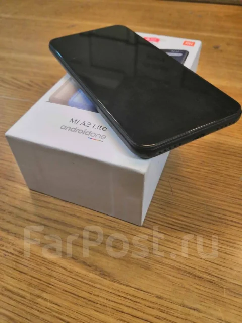 Xiaomi Mi A2 Lite. �/�, ������, 4G LTE, Dual-SIM, NFC ����