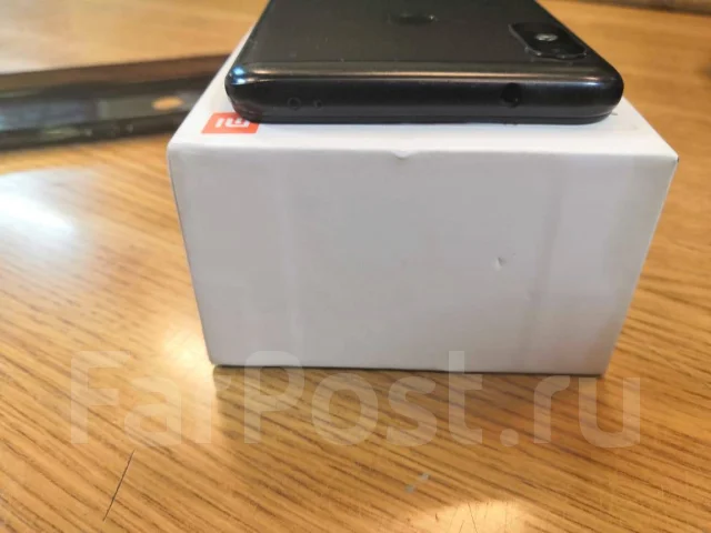 Xiaomi Mi A2 Lite. �/�, ������, 4G LTE, Dual-SIM, NFC ����