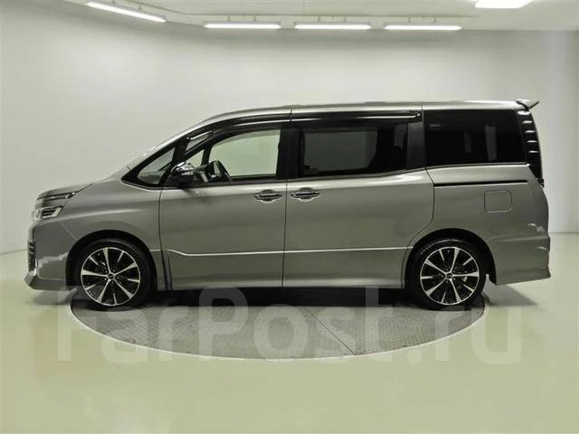 Toyota Voxy. ��������, ��������, 2.0 (152��.�.), ������, 40����. ��. ��� ����� �� ������������ ����
