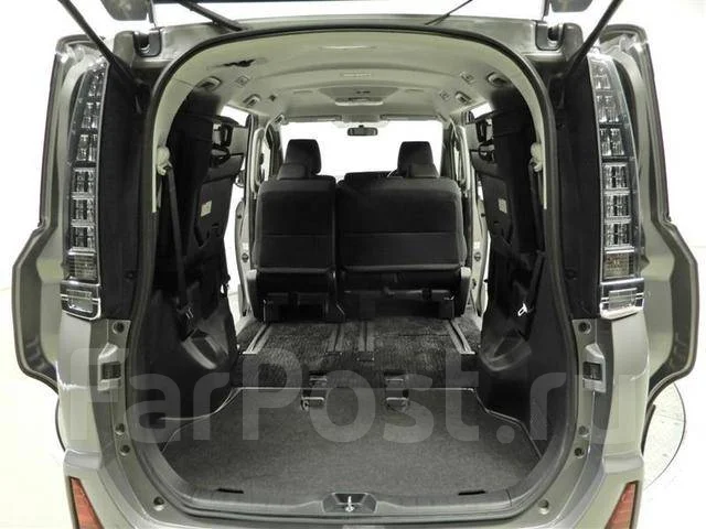 Toyota Voxy. ��������, ��������, 2.0 (152��.�.), ������, 40����. ��. ��� ����� �� ������������ ����