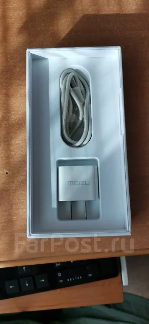 Meizu U20. �/�, �����, 3G, Dual-SIM ����