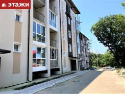 3-комнатная, улица Авиаторов 11а во Владивостоке 3-комнатная, улица Авиаторов 11а. Седанка, проверенное агентство, 75,0 кв. м. Дом снаружи