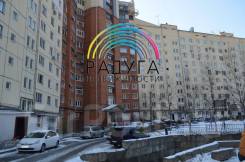 2-комнатная, улица Русская 55а во Владивостоке 2-комнатная, улица Русская 55а. Вторая речка, агентство, 55,0 кв. м. Дом снаружи