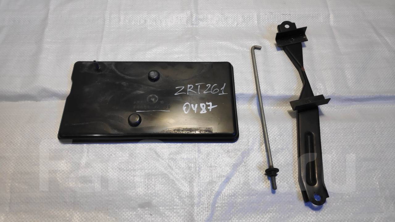 Крепление акб королла 150. Крепление аккумулятора тойота королла 150. Крепление аккумулятора тойота хайс. Крепление аккумулятора toyota. Крепление акб.