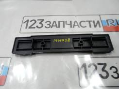Крышка салонного фильтра Toyota Kluger MHU28 в Новосибирске Крышка салонного фильтра Toyota Kluger MHU28