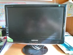 Samsung. 18.5"