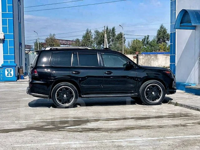 Lexus LX570. �������, 4wd, 5.7 (367��.�.), ������, 113 000����. �� ����