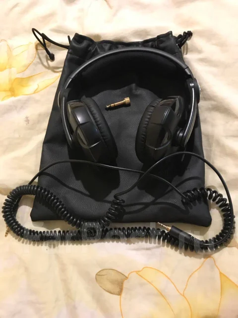 Sennheiser HD 215 ����