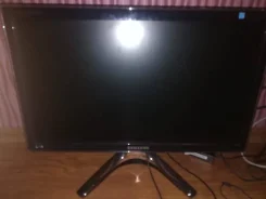 Samsung. 21.5"