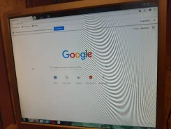 Samsung. 17", ���������� �� (LCD)