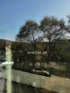 2-комнатная, улица Вязовая 9 во Владивостоке 2-комнатная, улица Вязовая 9. Чуркин, агентство, 50,0 кв. м. Вид из окна днем