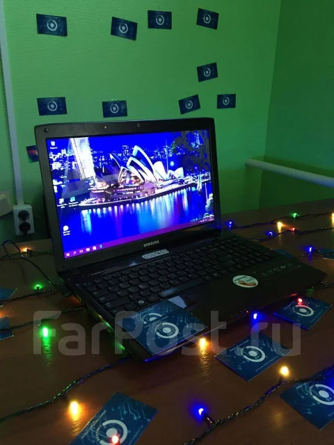 Samsung R580. 15.6", WiFi: 1, Bluetooth: 1 ����