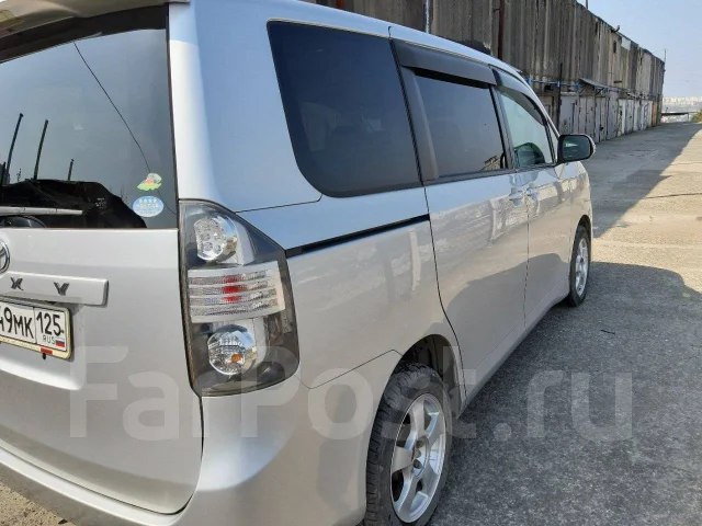 Toyota Voxy. �������, 4wd, 2.0 (142��.�.), ������, 160 000����. �� ����
