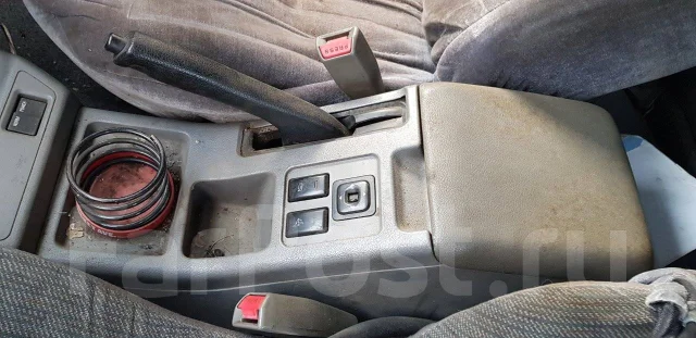 Isuzu Wizard. UCS69GW, 4JG2 ����