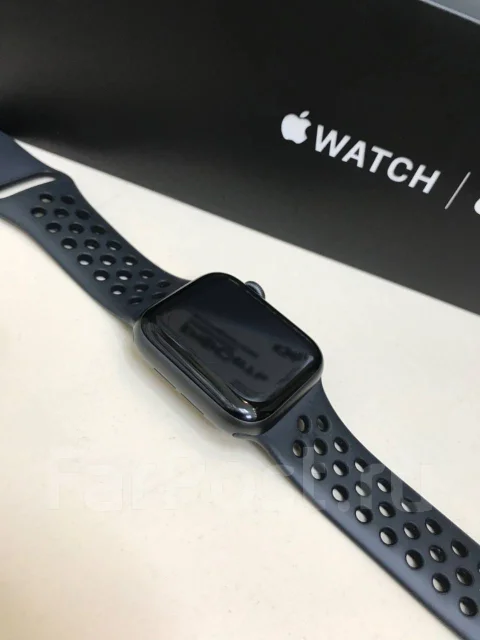 Apple Watch Series 4 Nike+ ����