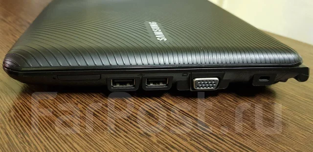 Samsung NB30. 10", ��� 1024 ��, ���� 250���, WiFi: 1, ����������� �� 3��. ����