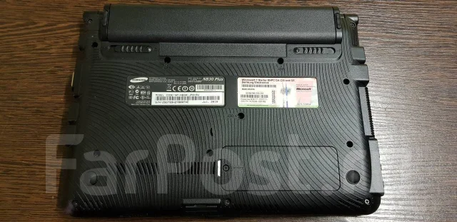 Samsung NB30. 10", ��� 1024 ��, ���� 250���, WiFi: 1, ����������� �� 3��. ����