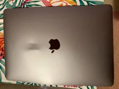 Apple MacBook Pro 13 2018. 13.3" ����