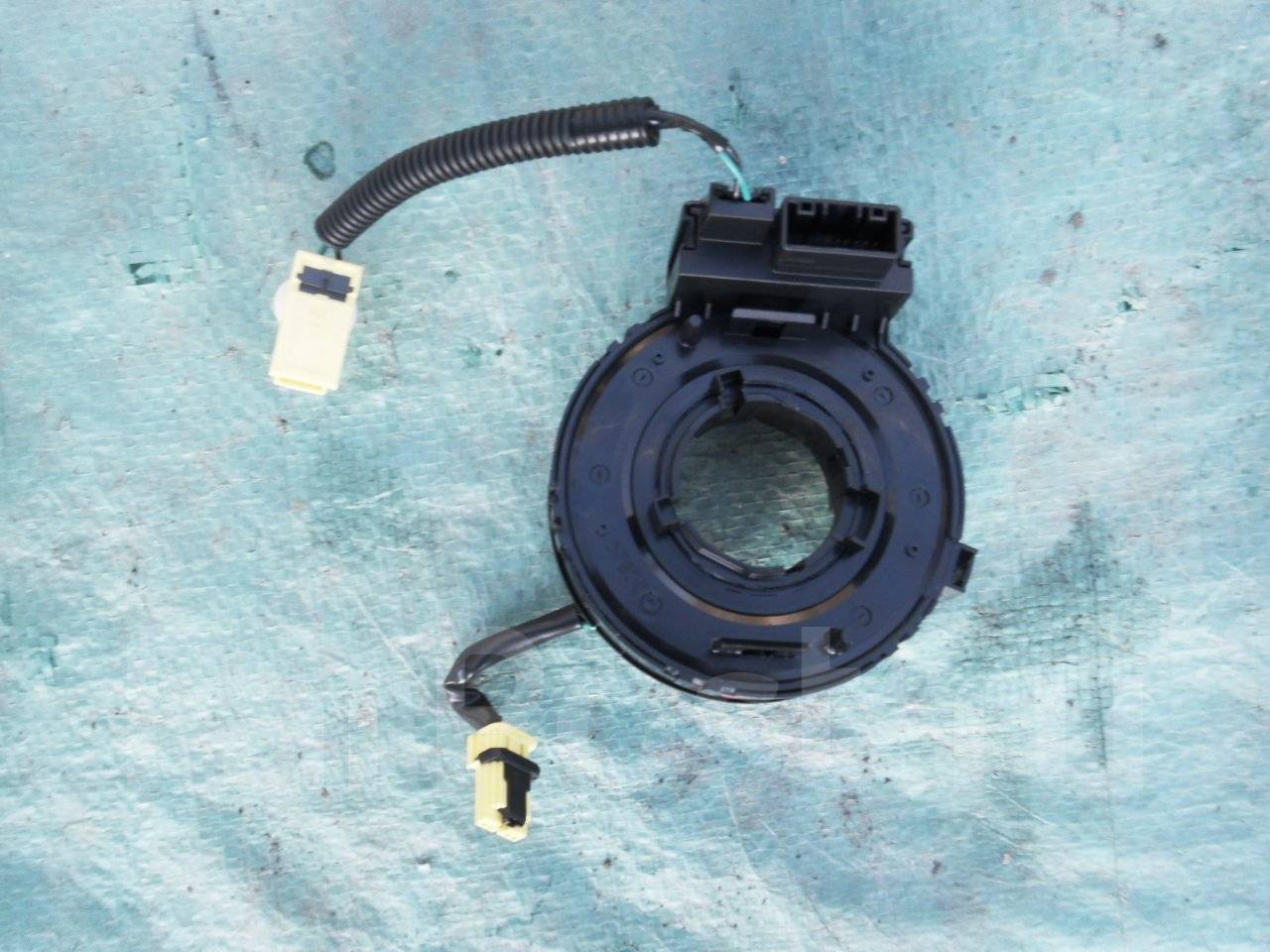 датчик положения рулевого. датчик поворота руля форд фокус 2. датчик угла поворота бмв х5 е53. датчик угла поворота рулевого колеса солярис 2. датчик положения рулевого.