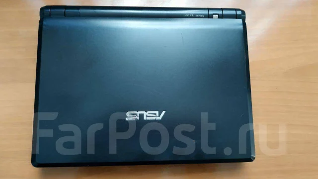 Asus Eee PC 900. 8.9", 900����, ��� 1024 ��, ���� 12���, WiFi: 1, ����������� �� 1��. ����