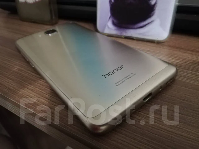 Honor 5C. �/�, �������, 3G, 4G LTE, Dual-SIM, NFC ����