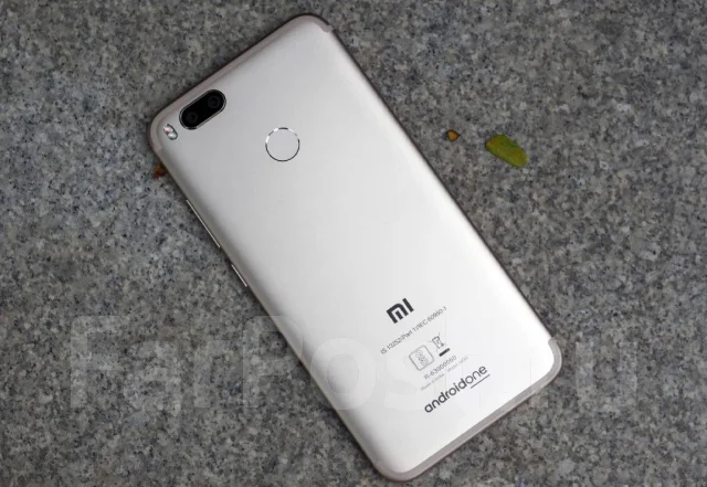 Xiaomi Mi A1. �����, 4G LTE, Dual-SIM ����