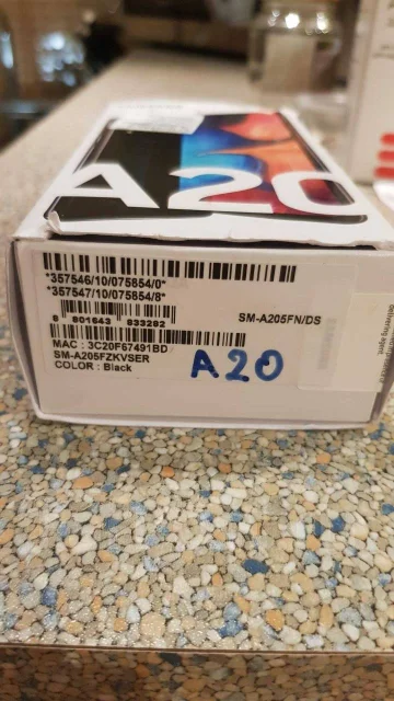Samsung Galaxy A20. �/�, ������, 3G, 4G LTE, Dual-SIM, NFC ����