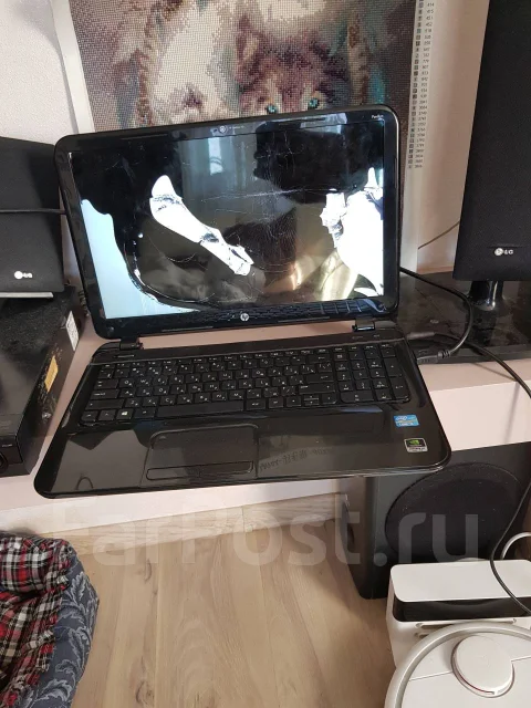HP Pavilion Sleekbook 15-b161sr. 15.6", 18����, ��� 6 ��, ���� 500���, WiFi: 1, Bluetooth: 1, ����������� �� 3��. ����