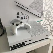 Microsoft Xbox One S ����