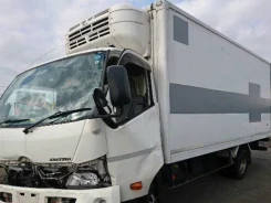 Hino Dutro ����