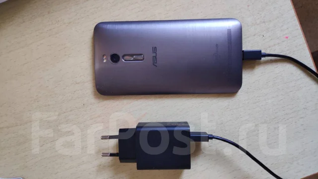 Asus ZenFone 2 ZE551ML. �/�, �����, 3G, 4G LTE, Dual-SIM, NFC ����