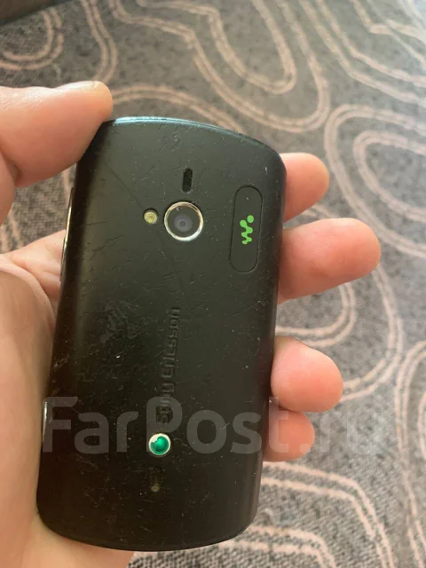 Sony Ericsson Live with Walkman. �/� ����