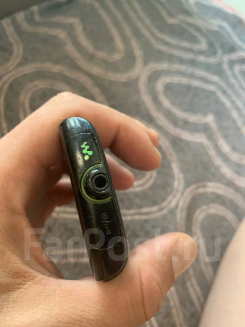 Sony Ericsson Live with Walkman. �/� ����