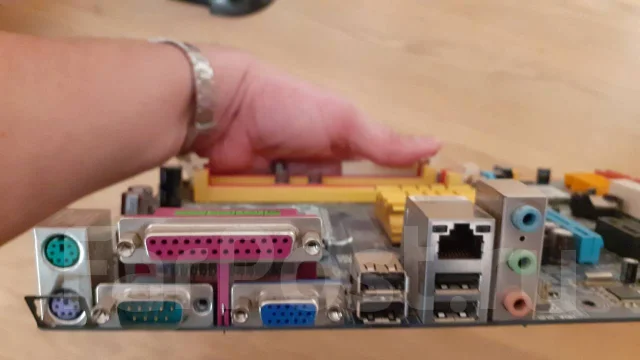 945G ����