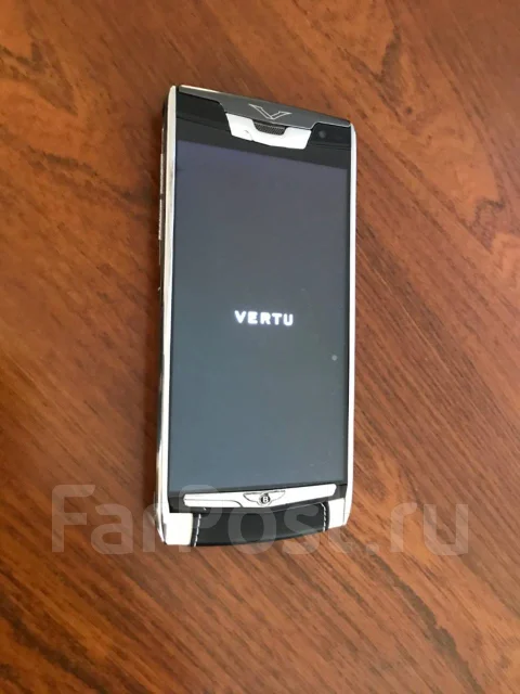 Vertu Signature. �����, �����, ������, 4G LTE ����