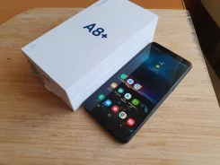 Samsung Galaxy A8+. �/� ����