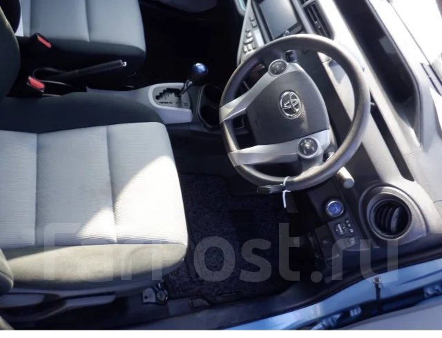 Toyota Aqua. NHP10 ����