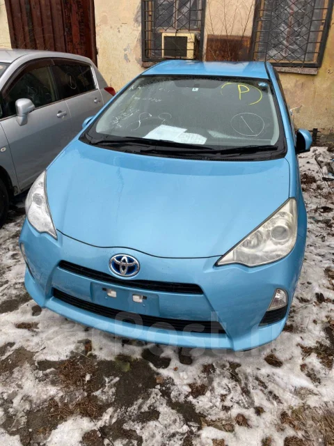 Toyota Aqua. NHP10 ����