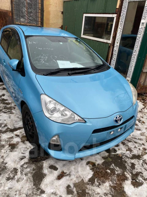 Toyota Aqua. NHP10 ����
