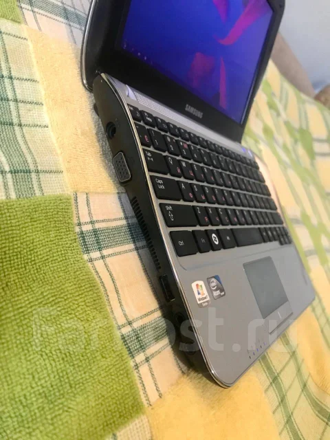 Samsung NF. 10.1", 1,7����, ��� 2048 ��, ���� 160���, WiFi: 1, Bluetooth: 1, ����������� �� 4��. ����