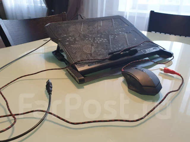 Lenovo IdeaPad Y570. 15.6", 2 000����, ��� 8 ��, ���� 120���, WiFi: 1, Bluetooth: 1 ����