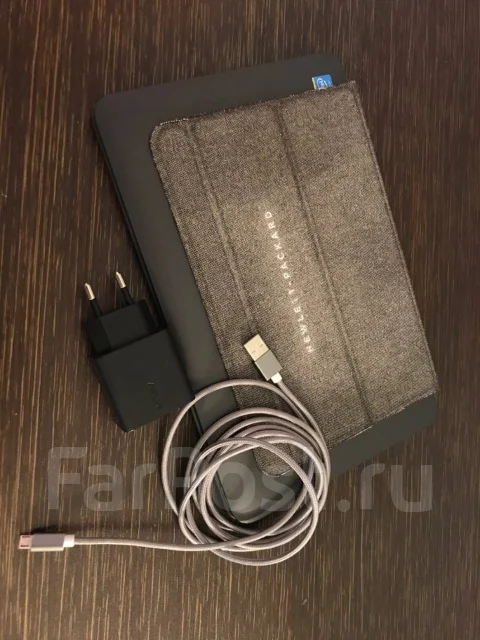 HP Pavilion x2 Detachable. 10.1", 1,3����, ��� 2048 ��, ���� 32���, WiFi: 1, Bluetooth: 1 ����